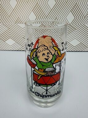Vintage 1985 Alvin & The Chipmunks Theodore Playing the drums Water Glass Retro
